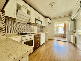 İmir Emlak'tan Hicret Cami Yakını Katta Güney 3+1 Yapılı Daire