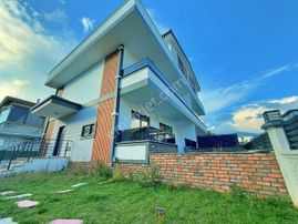 Uytundan Zeytinlide Geniş Bahçeli Otoparklı 6+1 Ultralüks Villa