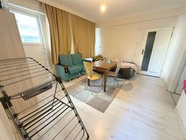 🔵🔑akçayın Merkezin'de Arakat Ayrı Mutfaklı Denize 450mt Mesafede 2+1 Daire