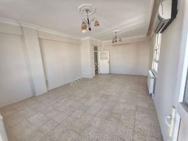 Haliliye Uçaksavar Kavşagı Cadde Üzerinde Satılık 2+1 Ara Kat