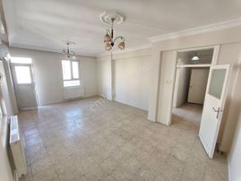 Haliliye Uçaksavar Kavşagı Cadde Üzerinde Satılık 2+1 Ara Kat