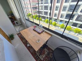 ▇altınkumda Ön Cephe Geniş Cam Balkonlu Merkezi Konumda 2+1daire