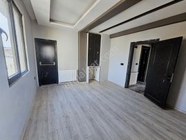 Ulaş Emlaktan Karaköprü Belediye Yanı Satılık 1+1 Ofis & Daire