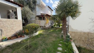 Burhaniye Pekitköy’de Tadilatlı, Eşyalı, Çatı Teraslı Yazlık Villa