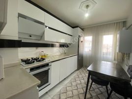 Koza Emlak'tan Andieçn Mahalesinde Ara Katta Asansörlü Genç Bina Da 3+1 Full Yapılı Satılık Daireee