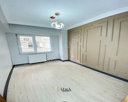 Sima Yapıdan Site İçerisinde Güvenlik, Otoparklı 3+1 135m2 Daire