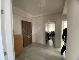 Kapalı Pazar Yerinin Üst Tarafında Satılık Daire