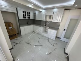 Yenikent Fevzi Çakmak 1. Katta G. Odalı Çift Banyolu Satılık Daire