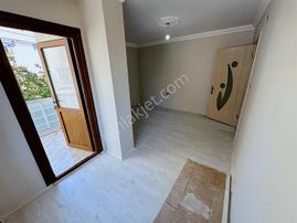 Emlakyap Arnavutköy Haraççıda Satılık 2+1 Geniş Ara Kat Daire