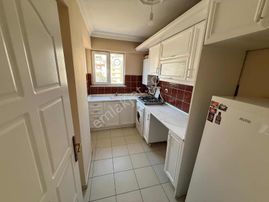 Cadde Arkası 1.kat Ferah 1+1 Ayrı Mutfaklı Boş Daire .kaçırmayın