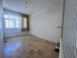 İzmirparka Yürüme Mesafesinde Satılık 3+1çift Cephe Fırsat Daire