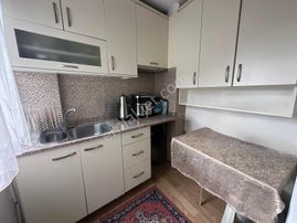 Üçyol Metroya Yürüme Mesafesinde Satılık 3+1 Bakımlı Daire