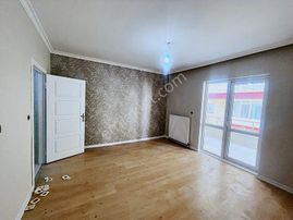 Valentia'dan Şehitler Cadde Üzeri Ful Yapılı 2+1 Satılık Daire!!