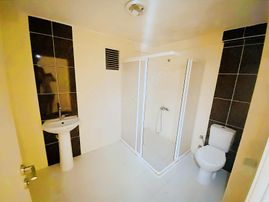 Valentia'dan Şirintepede Ara Kat Asansörlü Satılık 3+1 Daire !!!