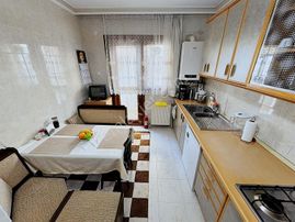 Valentia'dan Dikmen'de Cadde Üzeri Ara Katta Satılık 3+1 Daire