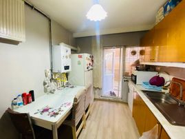 Valentia'dan Sokullu Cadde Üzeri Satılık Geniş Bağımsız Daire !!