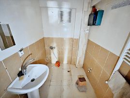 Valentia'dan Cadde Yakını Ara Katta Satılık 3+1 Daire !!!