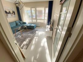 Cadde Üzeri Ara Kat Konumunda Eşyalı Satılık 2+1 Daire !!!