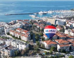 Kuşadası Marına Mevkıınde Sıte Içerısınde 2+1 Bakımlı Daıre!