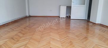 Bostanlıda Doğalgazlı Ara Kat 3+1 Kiralık Daire