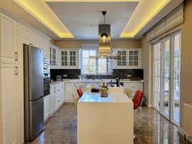 Polatlı Kuşçu'da 3000 M2 Kış Bahçeli 4+2 Satılık Villa