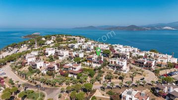 Adabükü Feza Sitesi'nde Full Deniz Manzaralı Yıllık Kiralık Villa