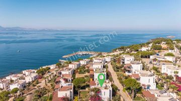 Adabükü Feza Sitesi'nde Full Deniz Manzaralı Yıllık Kiralık Villa