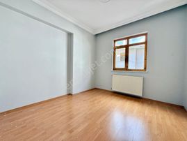 Topçu Mah Ara Kat Satılık 3+1 Daire