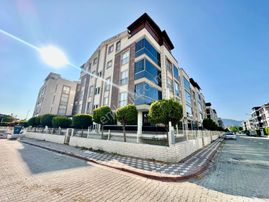 ꧁ay Emlaktan꧂akçay'da Arakat Kombili*eşyalı*yüzme Havuzlu Güvenlikli Kapalı Otoparklı 2+1 Lüx Daire