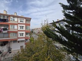 Etimesgut 30 Ağustos Mah. Ara Kat 3+1 Satılık Full Yapılı Daire