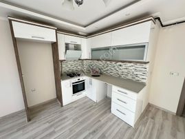 Zeki Emlak'tan Muradiye Mh İstasyon Civ. Ara Kat 2+1 Satılık D.