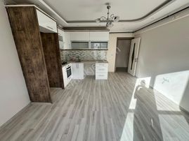 Zeki Emlak'tan Muradiye Mh İstasyon Civ. Ara Kat 2+1 Satılık D.