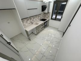 ⭐akçay Ay Emlak'tan⭐altınkum'da Ebeveyn Banyolu Lüks Sitede Önü Açık Arakat Satılık 2+1 Daire