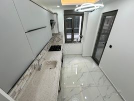 ⭐akçay Ay Emlak'tan⭐altınkum'da Ebeveyn Banyolu Lüks Sitede Önü Açık Arakat Satılık 2+1 Daire