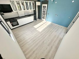 ꧁akçay Ay Emlak'tan꧂burhaniye Ören Bahçelievler'de Şık Tasarım Köşe Ön Cephe Satılık 1+1 Lüks Daire