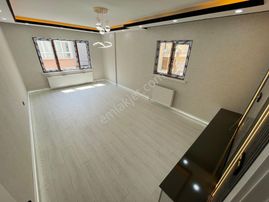 Ayvalı'da Şehir Has. Karşısı Katta Full Yapılı Balkonlu 3+1 Daire!!!