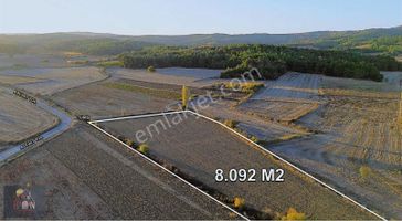 Köy E Yakın Yol U Suyu Olan 8 Dönüm Verimli Arazi