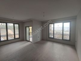 E.g.a Gayrimenkul Karşıyaka Havuzlu Sıfır Site Dairesi