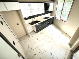 Akçay'da Aygül'den Denize Çok Yakın Sıfır Ön Cephe Ayrı Mutfak Ebeveyn Banyolu 2+1 Satılık Daireler