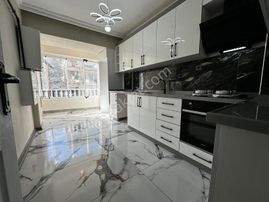 Kariyer'den Esertepe'de 3+1 Bağımsız Katta Lüx Yapılı Ön Cephe Daire