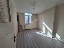 Yeşilyurt Mahallesi Mavi Bulvar'da 3+1 Doğalgazlı Geniş Oturumlu Daire