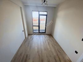 Mehmetoğlu Gayrimenkul Den Hatip Mah. Havuz Cephe 1+1 Daire