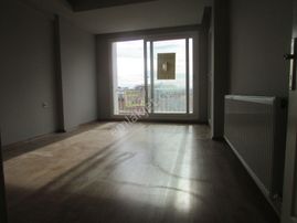 Ayrancılarda Çarşı Yakını Ön Cephe Ara Kat 2+1 Doğalgazlı