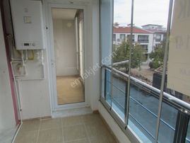 Ayrancılarda Çarşı Yakını Ön Cephe Ara Kat 2+1 Doğalgazlı