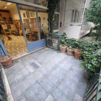 Donanmacı Mah. Tadilatlı, Asma Katlı, Ön Bahçeli Satılık Dükkan