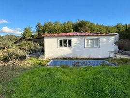 019 Köy Merkezine Yakın İçinde Evi Olan Arazi