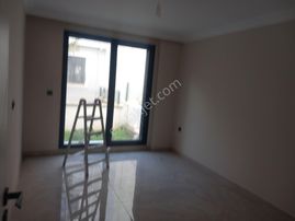 İskelede Satılık Bahçe Katı