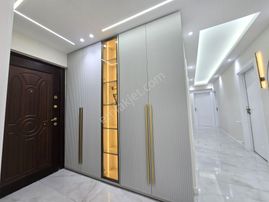 Jet'ten Akçay Merkezde Tasarımıyla Göz Kamaştıran 3+1 Daire