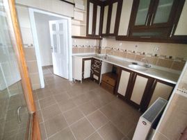 Karapürçekte 3+1 Bahçe Katı Cumartesi Pazarı Yanı Etrafı Açık Daire