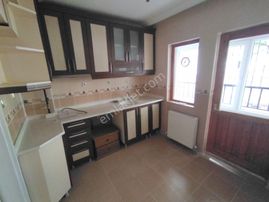 Karapürçekte 3+1 Bahçe Katı Cumartesi Pazarı Yanı Etrafı Açık Daire